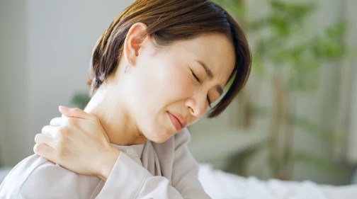 深澤治療室|洗足駅より徒歩1分|首の痛み|ストレートネック|寝違え